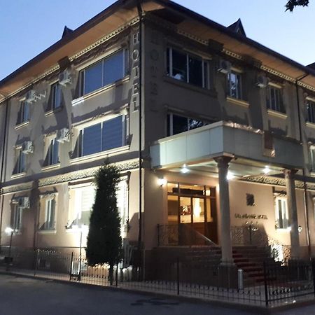 Grand Nur Hotel Tachkent Extérieur photo